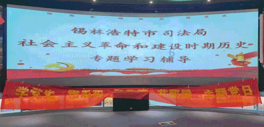 可爱的女生解救